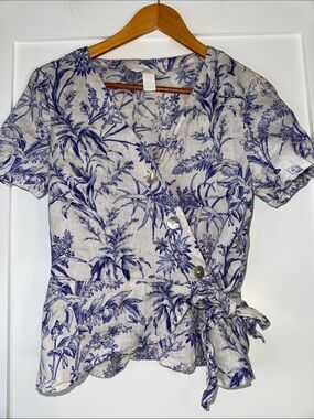 H&M Blue Floral Wrap Blouse linen Light weight Sz XS dainty flowy coquette